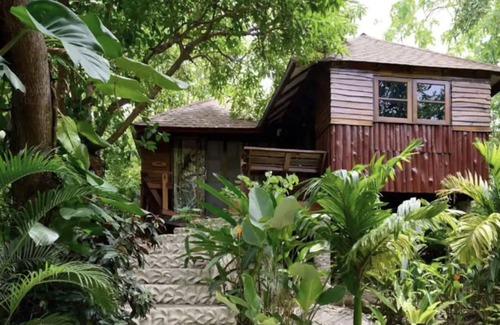 Koh Tao Cottage | Koh Tao Family Cottage A/C with ABF