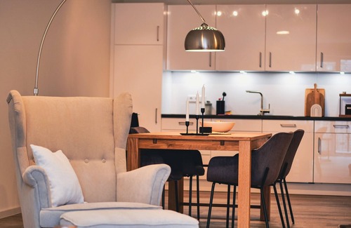 Tossens Apartment | Kojoten33 - pure North Sea feeling. Balcony. Stylish. Close to the beach.