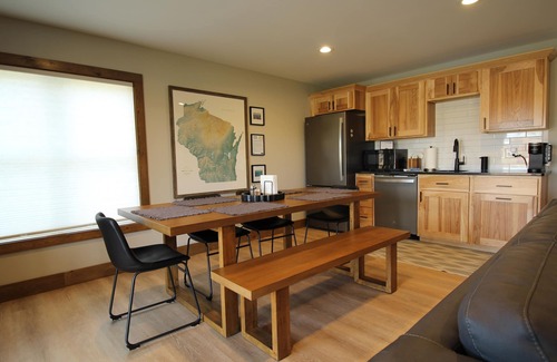 New Lisbon House | Kokomo Cabin: Campfires, Family Fun & Pickleball