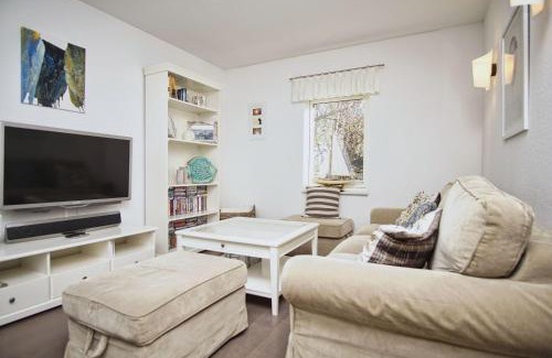 Wiek House | komfortables Haus mit Kamin, Sauna, Garten, Terrasse - Ferienhaus Sternschnuppe