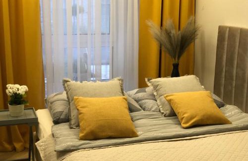 Kielce Apartment | Komfortowe Apartamenty Kielce Klonowa ,ogródek, garaż podziemny, samodzielne wejście na kod 24h