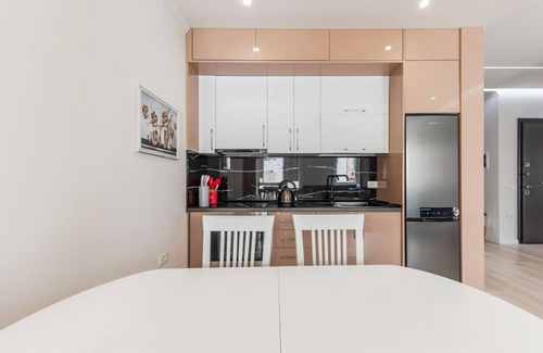 Tirana Condo | Kondo Stays - Mumba Apartment 5