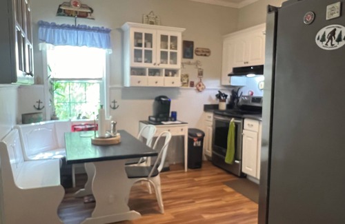Troy House | KONGS KAVE inside UWHARRIE NATIONAL FOREST on LAKE TILLERY