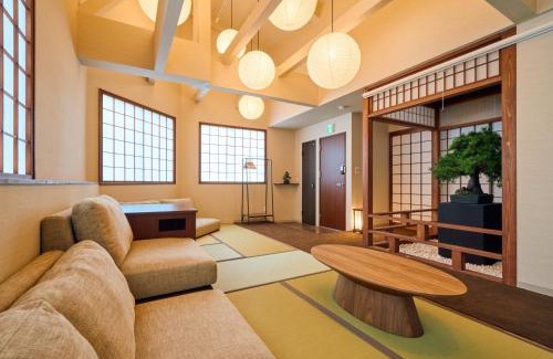 Minato House | KONJAKUSO Osaka Tempozan KANOH SHOHAKU Sakura Pine Tree