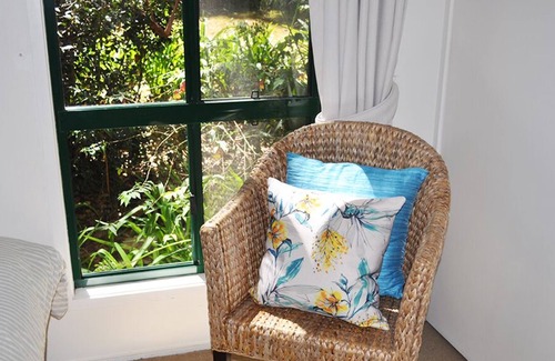 North Tamborine Cottage | Kookaburra Luxury Villa - Tamborine Mountain