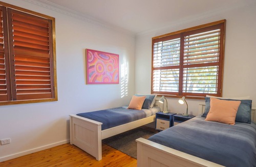Bolton Point House | Kooroora - a waterfront haven w/ indoor fireplace