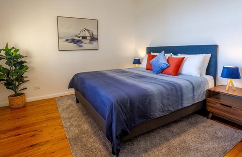 Bolton Point House | Kooroora - a waterfront haven w/ indoor fireplace
