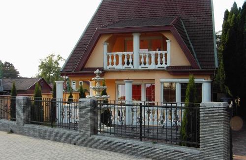 Siofok-Szabadifurdo House | Koppi Ház