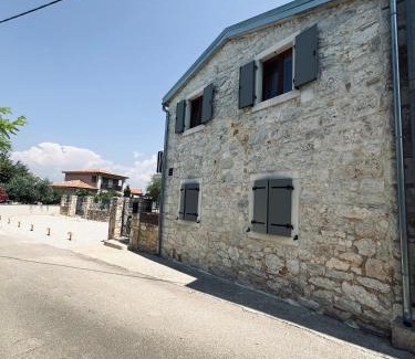 Mali Maj Apartment | KORONSOVAC House with 4 Apartments