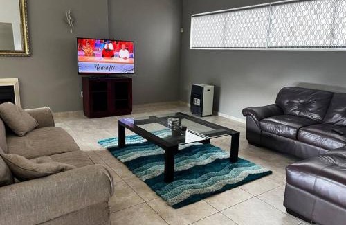 Ekurhuleni Apartment | Korsmans Delights - Large House