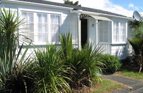 Paihia Cottage | Koru Cottage - Pristine and newly renovated.