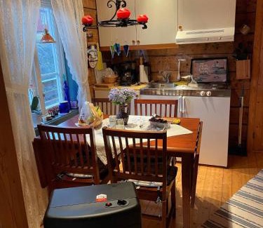 Moskenes House | Koselig rorbu på Tind