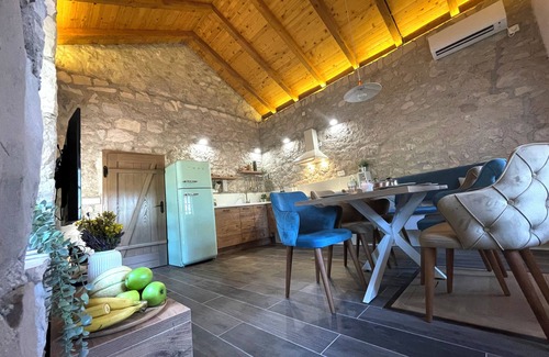 Stolac Cottage | Kostela Stone House