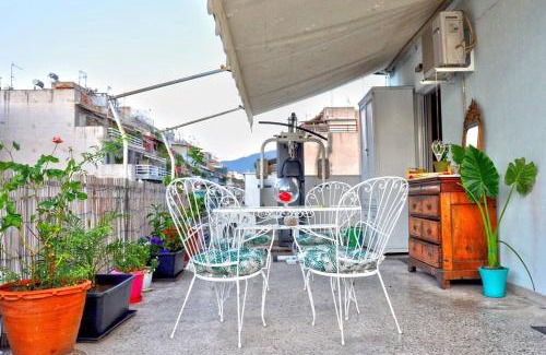 Filopappou Apartment | Koukaki sunshine roof apartment