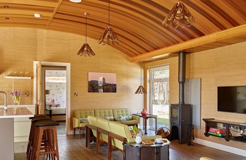 Llansantffraid-ym-Mechain Cabin | KOWLOON PARK, family friendly in Llansantffraidd-Ym-Mechain