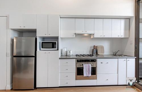 Chippendale Apartment | KozyGuru | Chippendale | Kozy Clean Beautiful APT