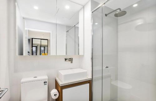 Fortitude Valley Apartment | KOZYGURU FORTITUDE VALLEY DESIGNER GRADE 2 BED APT FREE PARKING QFV179-1401