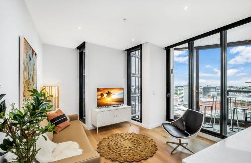 Fortitude Valley Apartment | KOZYGURU FORTITUDE VALLEY DESIGNER GRADE 2 BED APT FREE PARKING QFV179-1401