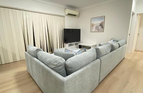 Homebush West Apartment | KozyGuru | Homebush West | 3-Beds Apt with Parking