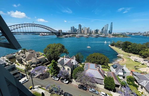 McMahons Point Apartment | KozyGuru | McMahons Point | Opera House View