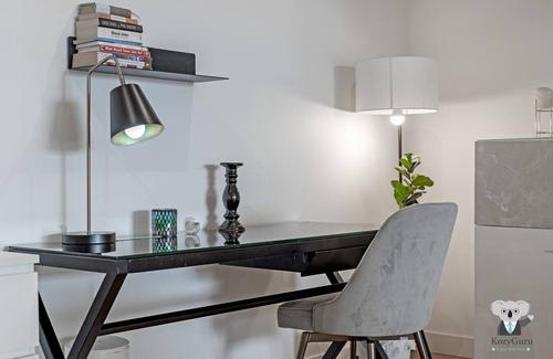 Banksmeadow Apartment | KozyGuru | Pagewood | Cosy Clean 2Bed Apt
