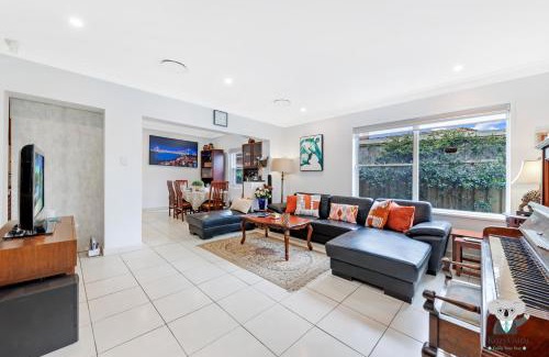 Rockdale Apartment | KozyGuru | Rockdale | Spacious Modern 2 Bedrooms Holiday Home
