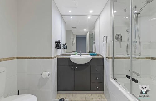 Haymarket Apartment | KozyGuru | Sydney CBD | 2 Bed Studio