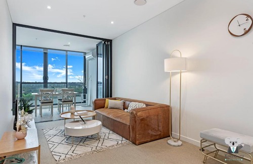 Wentworth Point Apartment | KozyGuru/Wentworth Point/1 Bed Waterview Apt/NWP017-1705