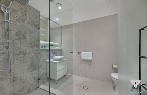 Wentworth Point Apartment | KozyGuru/Wentworth Point/1 Bed Waterview Apt/NWP017-1705