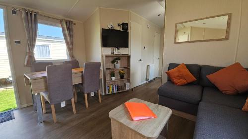 Hopton Apartment | KP Holiday Home