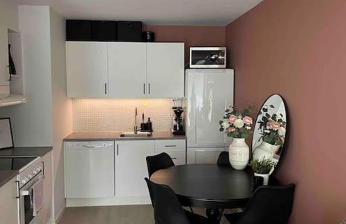 Kristiansand Apartment | Kr.sand sentrum-gratis parkering og balkong