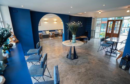 Rawai Hotel | KRAAM Silhouette Hotel and Cafe Phuket