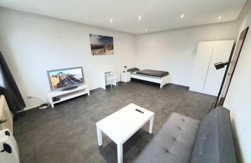 Obermeiderich Apartment | Kraftmensch Oberhausen 3 Schlafzimmer, Balkon