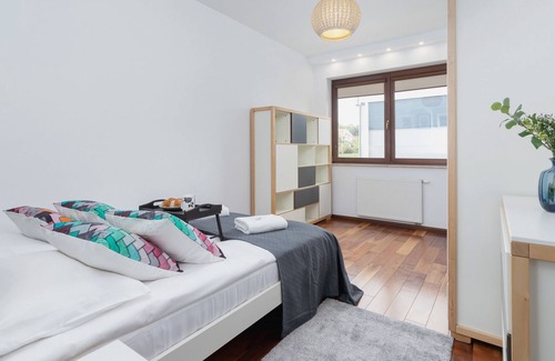 Krakow Apartment | Kraków Błonia Apartment by Renters