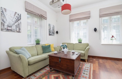 Stare Podgorze Apartment | Krakow Two-storey Apartment by Renters