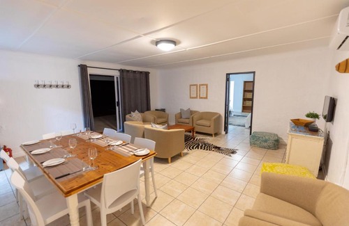 Camdeboo House | Kransplaas - Springbok Cottage