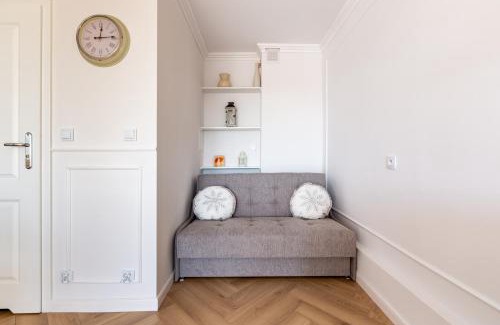 Kamienna Gora Apartment | Krasickiego Chic Studio