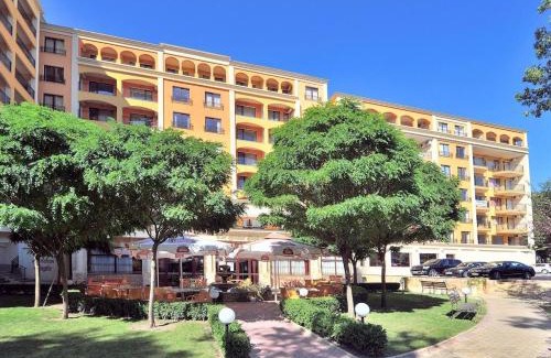 Golden Sands Apartment | Kris Apartments at Paradise Green Park