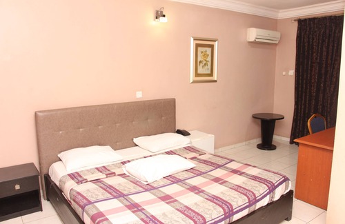 Gwarinpa Estate Hotel | Kriscane Suites