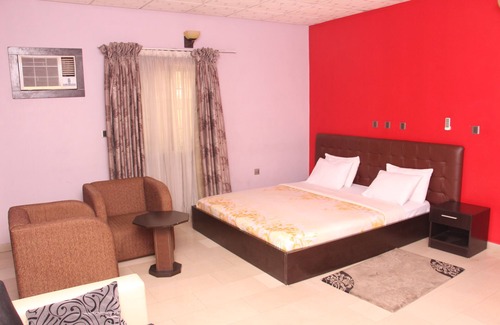 Gwarinpa Estate Hotel | Kriscane Suites