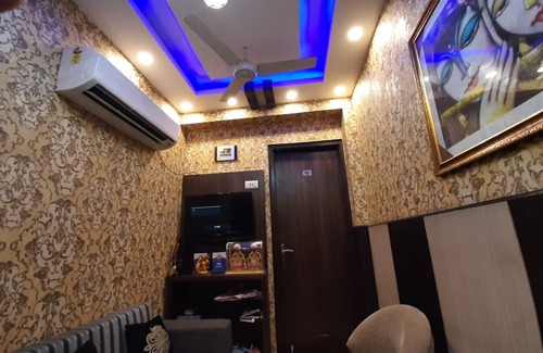 Jangpura Hotel | Krishna Inn