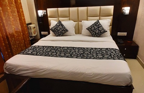 Jangpura Hotel | Krishna Inn