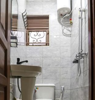 Entebbe Bed & Breakfast | Krisla Lake Breeze Hotel