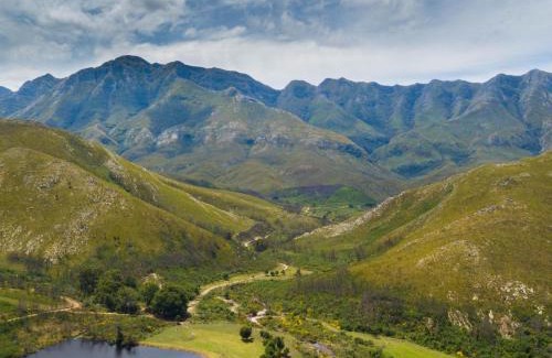 Theewaterskloof Apartment | Kromrivier Farm Accommodation