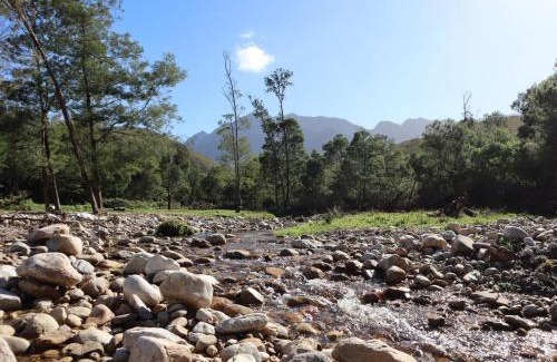 Theewaterskloof Apartment | Kromrivier Farm Accommodation