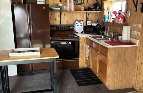Delong Cabin | Krueger's cozy cabin in charming Monterey on the Tippecanoe River