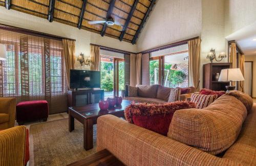 Hazyview Apartment | Kruger Park Lodge Unit No 521 with Private Pool