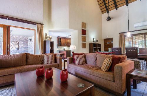 Hazyview Apartment | Kruger Park Lodge Unit No 521 with Private Pool