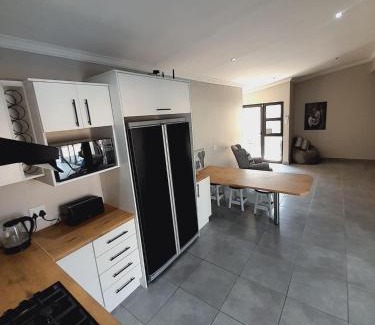 Marloth Park Villa | Krugers elegant escape The Kop