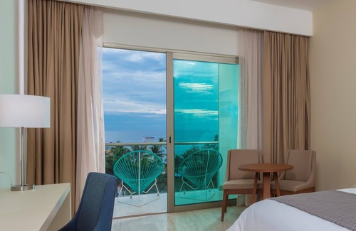 North Hotel Zone Hotel | Krystal Vallarta